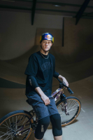 G-Form EJ Signature Knee Guards, L